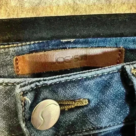 Joe’s Jeans Flawless The Markie Skinny Crop - Picture 5 of 6